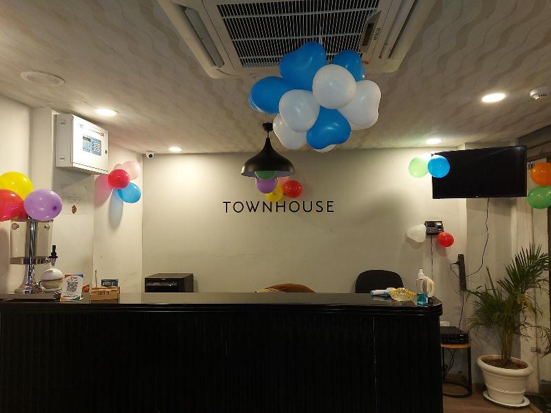Townhouse 323 Sector 9 Hiran Magri image