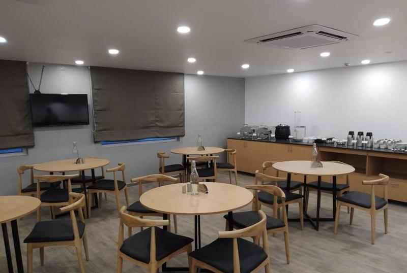Townhouse 323 Sector 9 Hiran Magri image