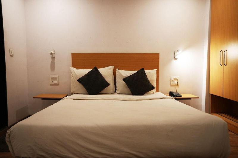 Townhouse 323 Sector 9 Hiran Magri image