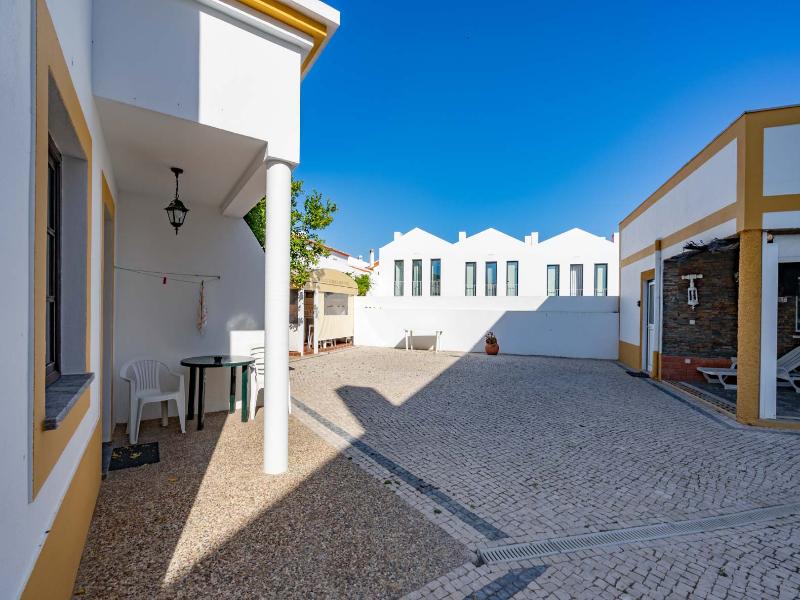 Apartamentos Patio Vitoria By Umbral  image