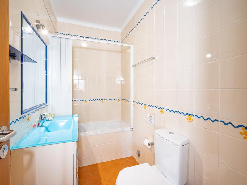 Apartamentos Patio Vitoria By Umbral  image