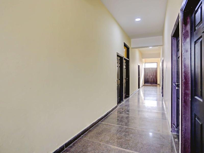 OYO 79604 Rl Residency