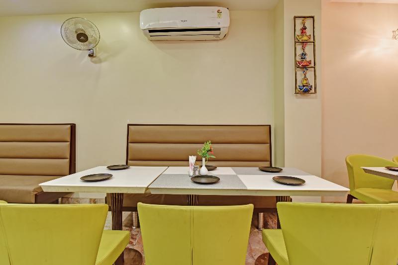 Capital O 991 Hotel Bharat
