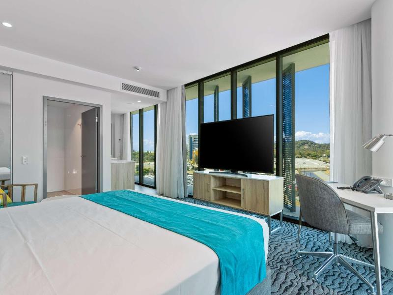DOUBLE Accessible-Queen Size Bed