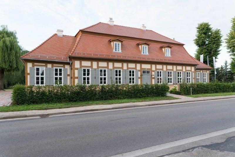 Schloss Beuchow image