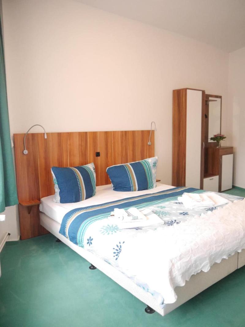Apart Pension Plaue image