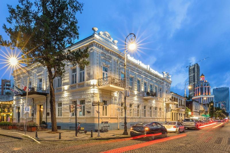 Boulevard Hotel Batumi image