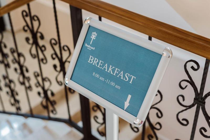 Boulevard Hotel Batumi image