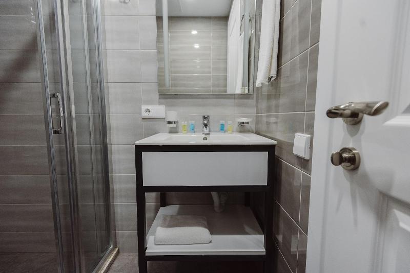 Boulevard Hotel Batumi image