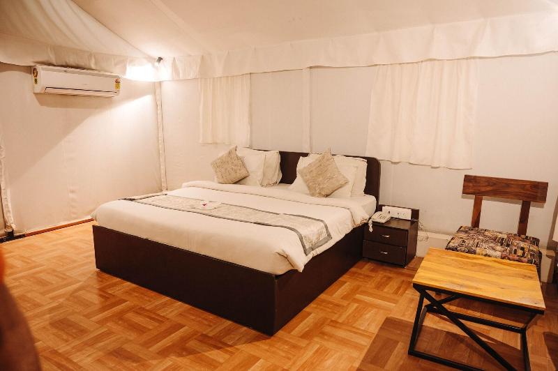 Hotel the Hind image