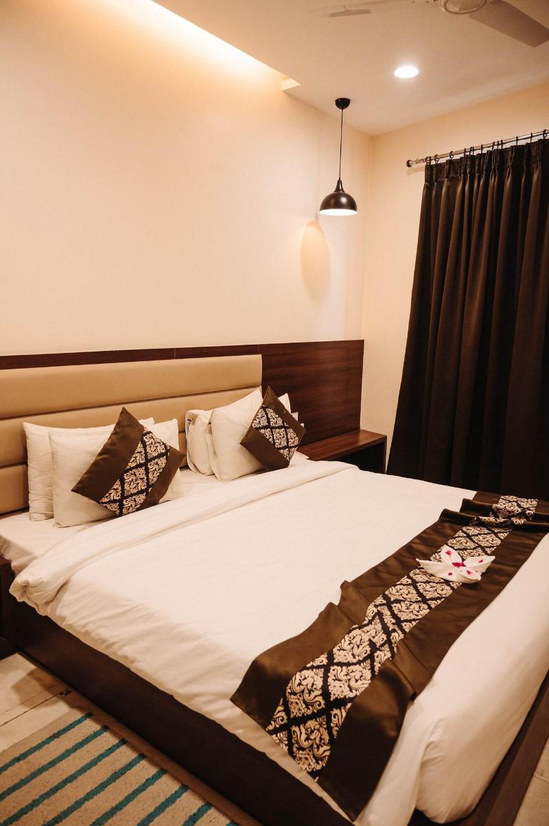 Hotel the Hind image