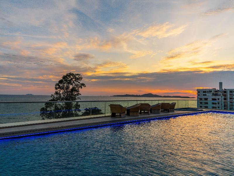 The Sanctuary Resort Pattaya BW Signature image
