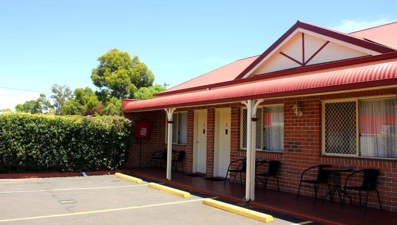 Roma Mid Town Motor Inn — general view