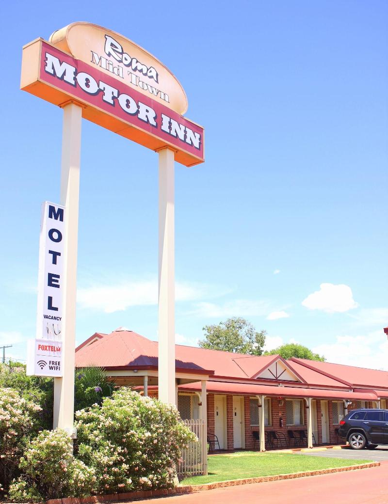 Roma Mid Town Motor Inn — exterior view