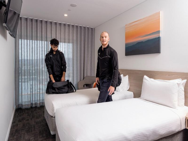 Tom's Court Hotel image