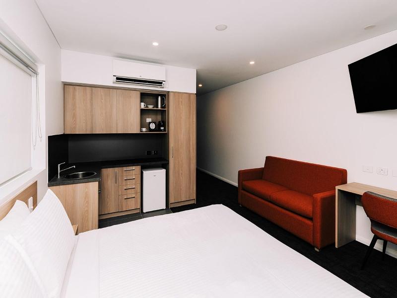 Tom's Court Hotel image