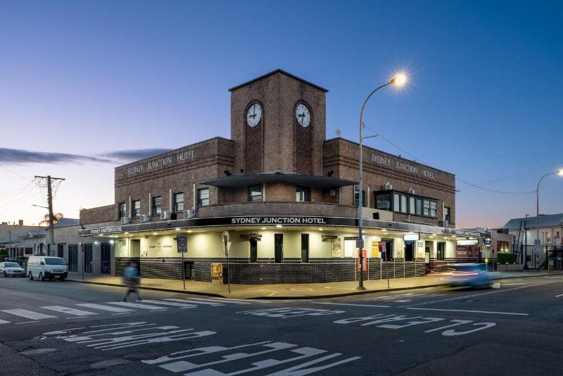 Sydney Junction Hotel image