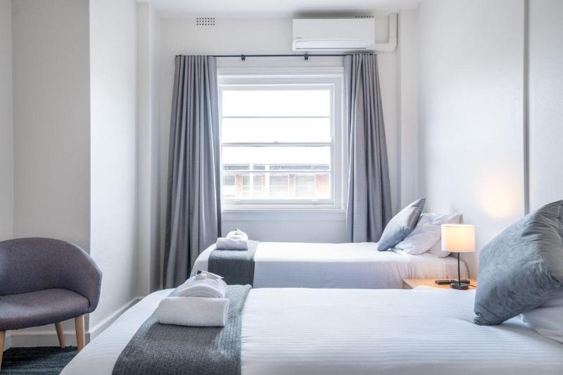 Sydney Junction Hotel image