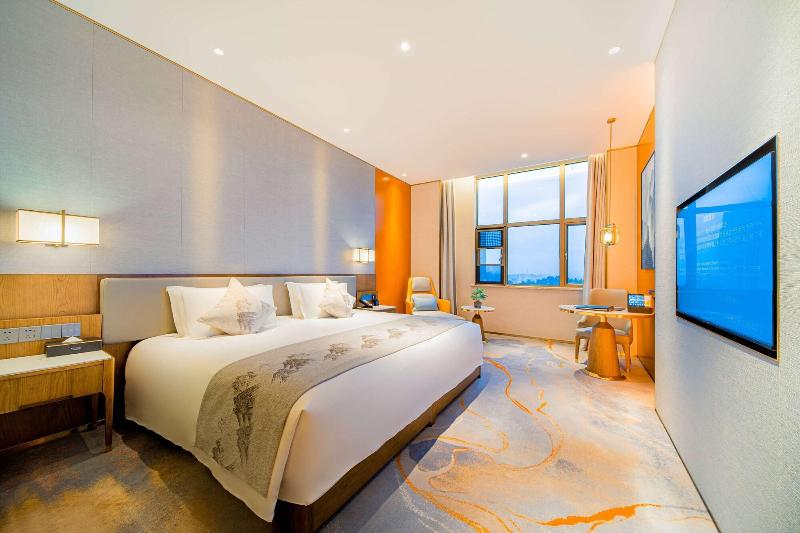 Wyndham Shiyan Downtown image