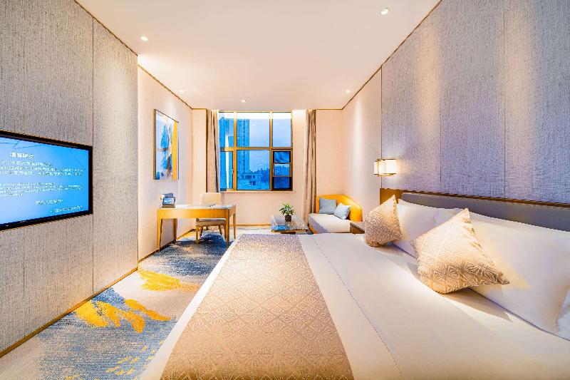 Wyndham Shiyan Downtown image