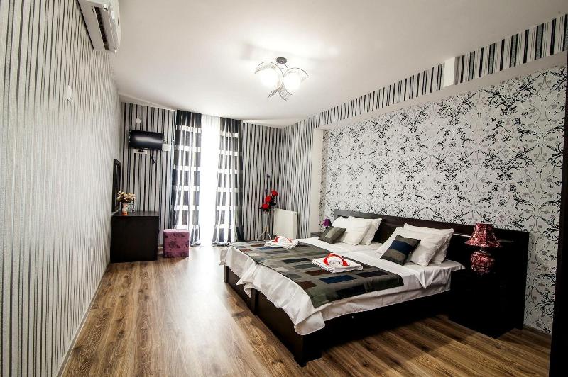 Hotel Ellegance image
