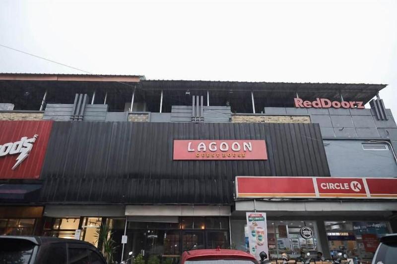 Lagoon Residence Near Kebun Raya image