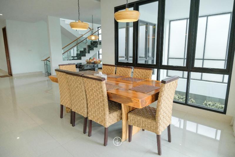 Indah 2 Mountain Pool Villa 8 bedroom image