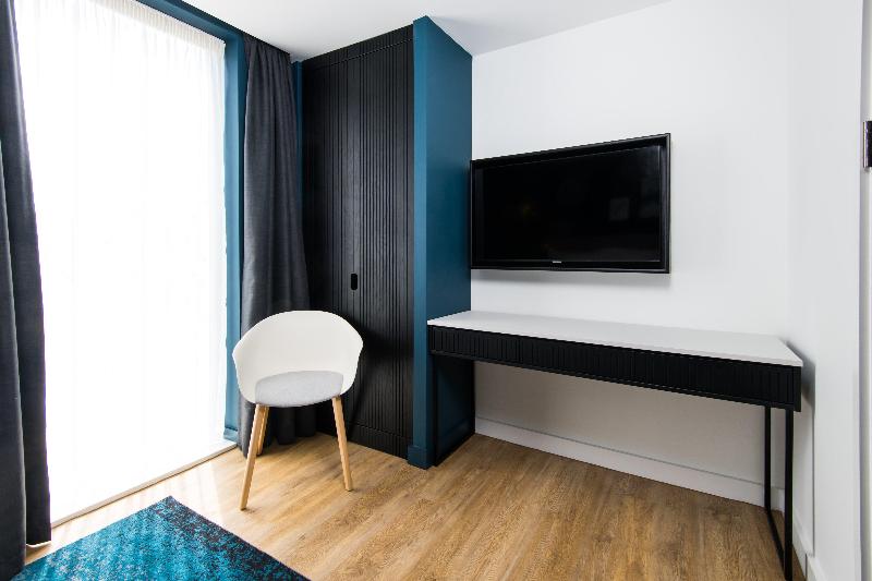 Staybridge Suites Cardiff image