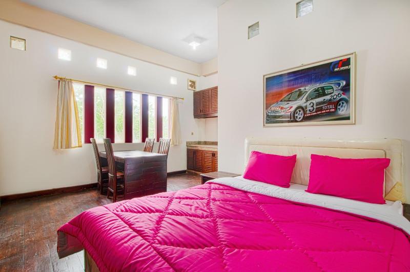 Capital O 90696 Tobana House Bintaro image
