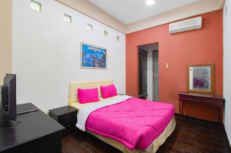 Capital O 90696 Tobana House Bintaro image