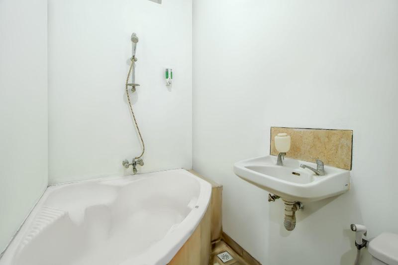 Capital O 90696 Tobana House Bintaro image