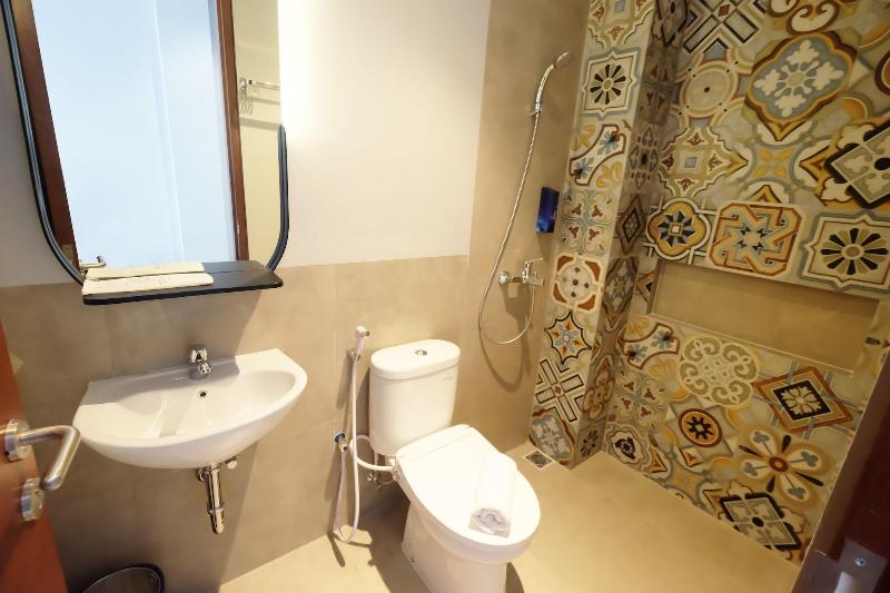 Hotel Youstay Semarang image