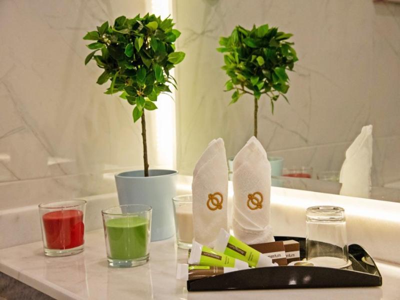 Emerald Hotel image
