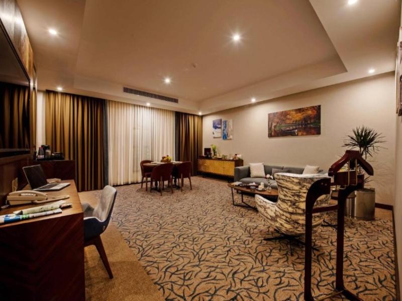 Emerald Hotel image