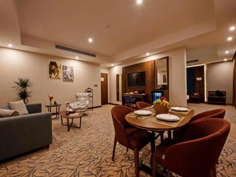 Emerald Hotel image