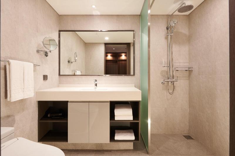 Stanford Hotel Myeongdong image
