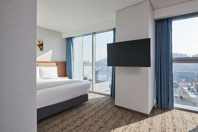 Stanford Hotel Myeongdong image