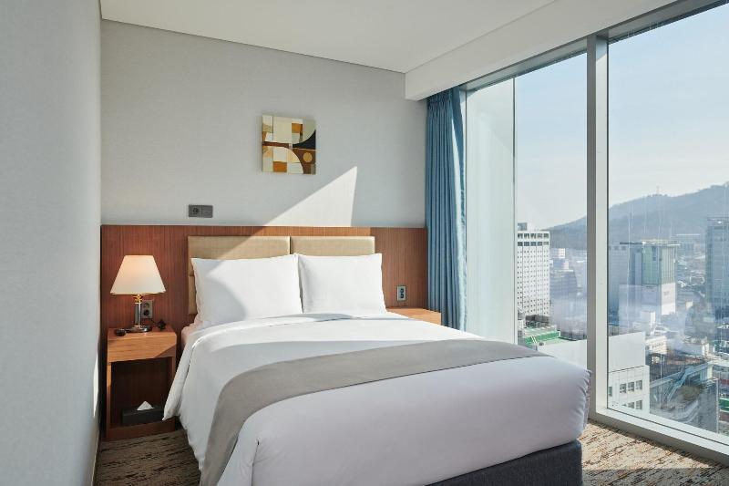 Stanford Hotel Myeongdong image
