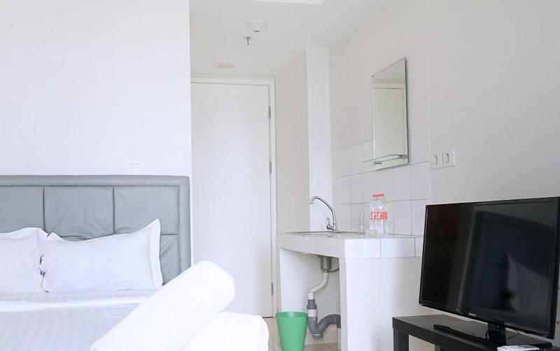 Springlake Apartment Summarecon by Veeroom by ZUZU image