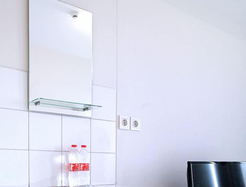 Springlake Apartment Summarecon by Veeroom by ZUZU image
