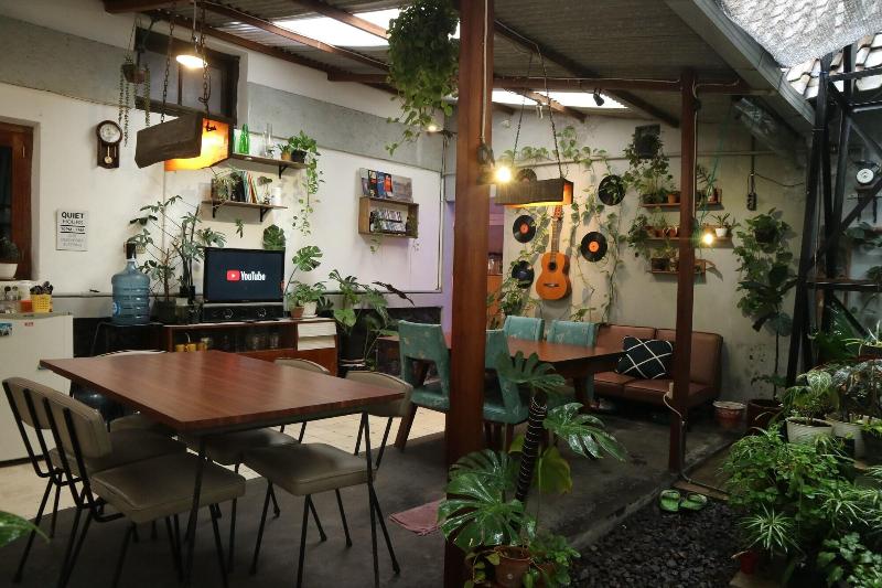 Semeru Hostel Malang - Adults Only image