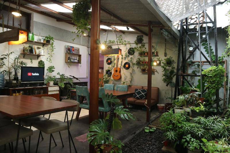 Semeru Hostel Malang - Adults Only image