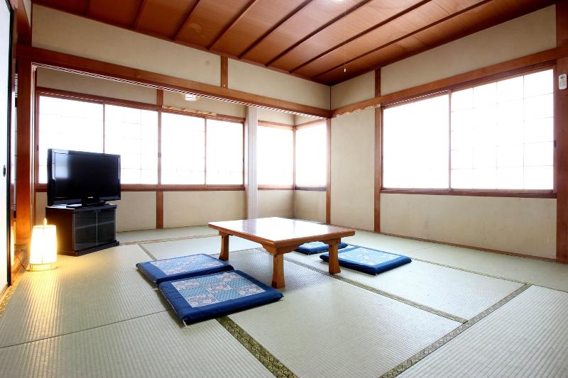 OYO Ryokan Villa Idumoya image