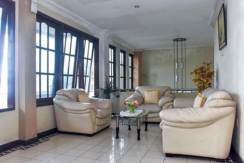 Formerly Reddoorz Plus @ Tirta Kencana Hotel image