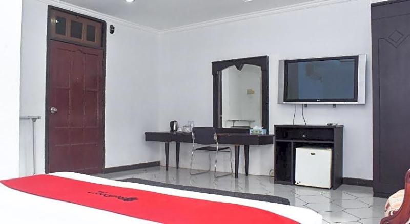Formerly Reddoorz Plus @ Tirta Kencana Hotel image