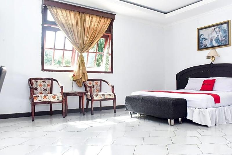 Formerly Reddoorz Plus @ Tirta Kencana Hotel image