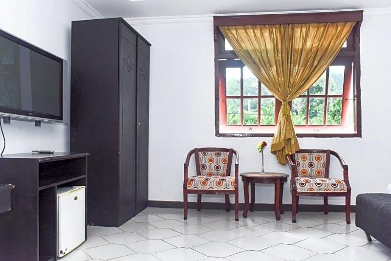 Formerly Reddoorz Plus @ Tirta Kencana Hotel image