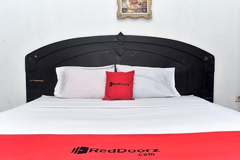 Formerly Reddoorz Plus @ Tirta Kencana Hotel image