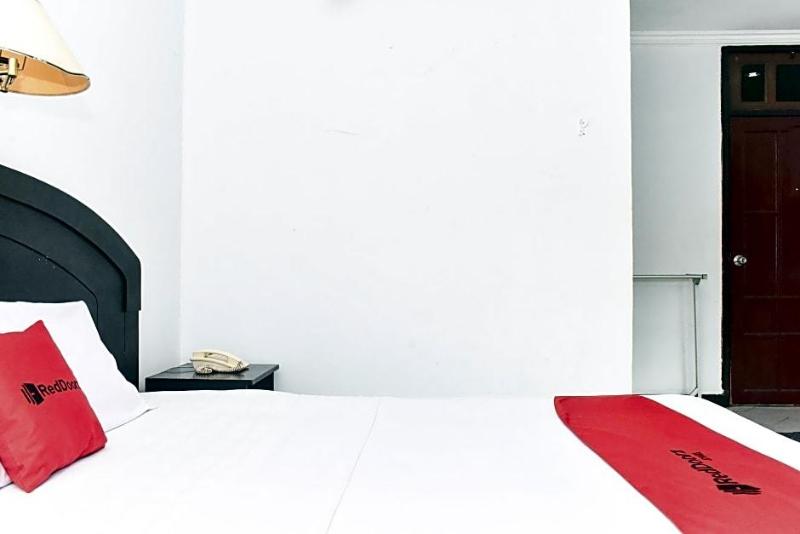 Formerly Reddoorz Plus @ Tirta Kencana Hotel image