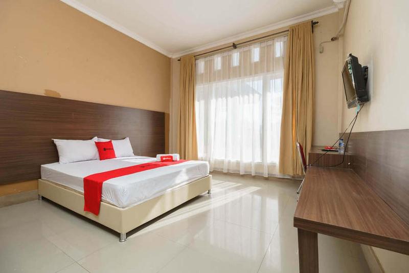 Formerly Reddoorz @ Hotel Putri Gading Bengkulu image